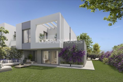 3 bedrooms Villa in Marbella, Spain No. 25950 1