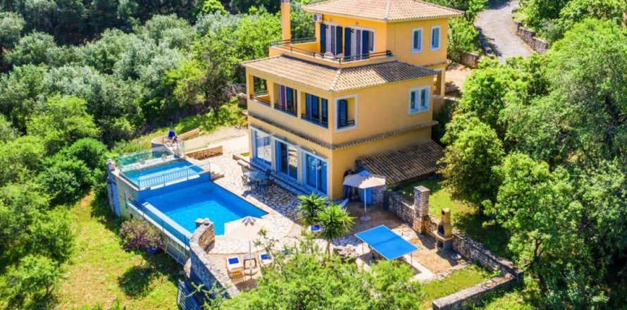 3 dormitorios Villa en Corfu, Greece No. 61615