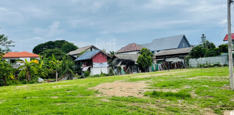 20 dormitorios Land en Chiang Mai, Thailand No. 2172