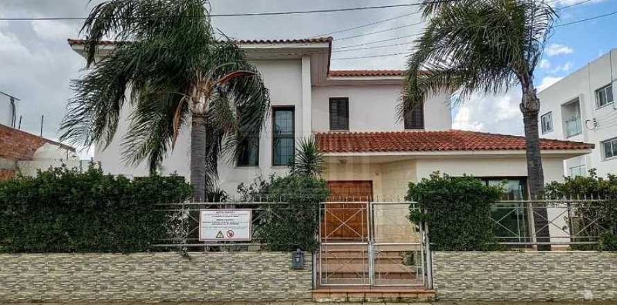 3 dormitorios House en Strovolos, Cyprus No. 72583