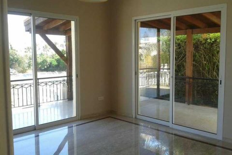 4 dormitorios Villa en Agios Tychonas, Cyprus No. 72585 9