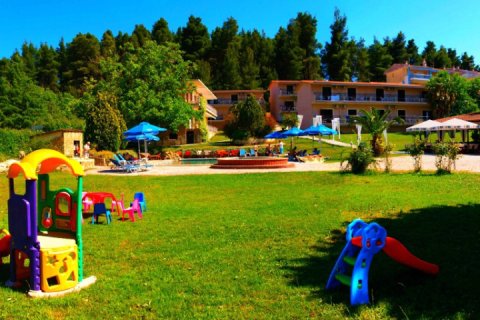 40 bedrooms Hotel in Chalkidiki, Greece No. 49867 3