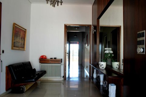 4 bedrooms Apartment in Athens, Greece No. 49879 7