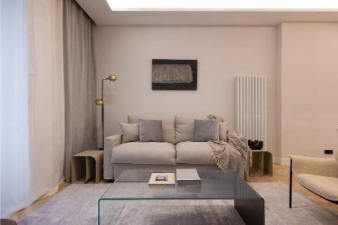 2 dormitorios Apartment en Madrid, Spain No. 27519 1