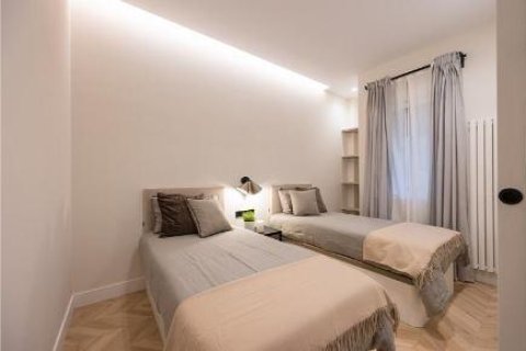 2 bedrooms Apartment in Madrid, Spain No. 27519 16