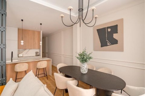 2 dormitorios Apartment en Madrid, Spain No. 27517 4