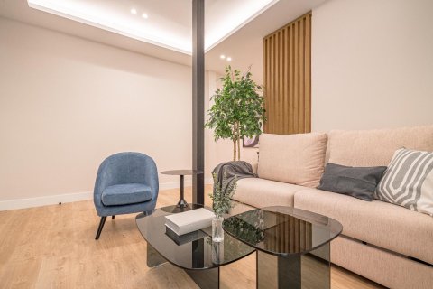 2 dormitorios Apartment en Madrid, Spain No. 27520 8