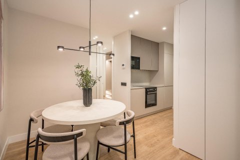 2 dormitorios Apartment en Madrid, Spain No. 27520 7