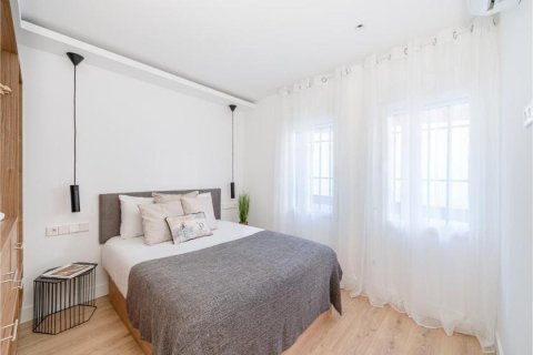 3 bedrooms Apartment in Madrid, Spain No. 27518 15