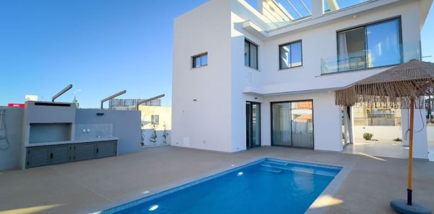 3 bedrooms Villa in Pernera, Cyprus No. 36640