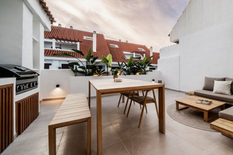 2 bedrooms Penthouse in Nueva Andalucia, Spain No. 27144 15