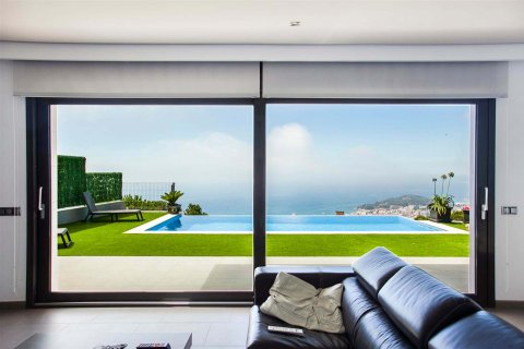 5 dormitorios House en Lloret de Mar, Spain No. 25350 3