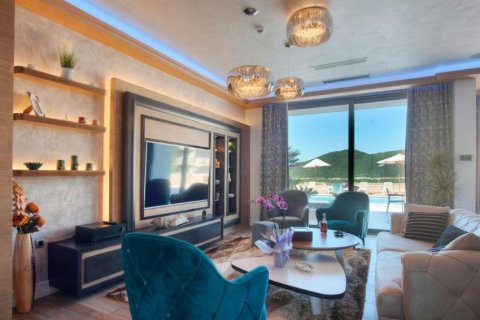 2 dormitorios Apartment en Budva, Montenegro No. 66792 11