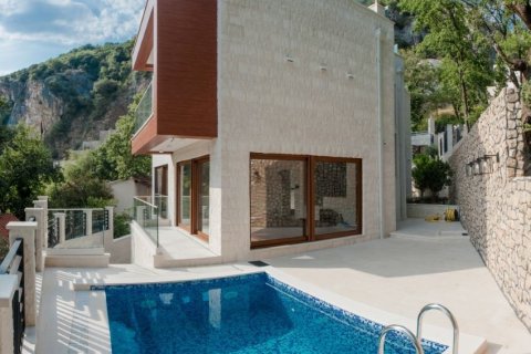 4 dormitorios House en Budva, Montenegro No. 66791 1