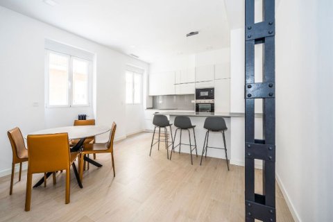 2 bedrooms Apartment in Madrid, Spain No. 26686 4