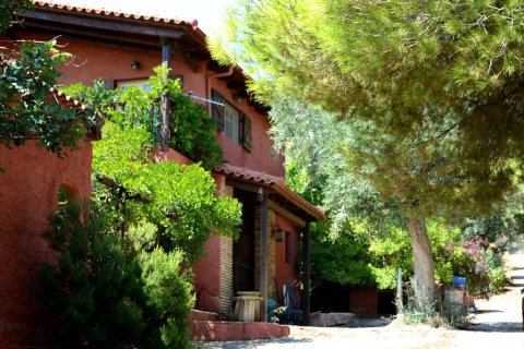 5 bedrooms Villa in Paiania, Greece No. 60088 1