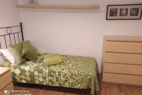 5 dormitorios Apartment en Madrid, Spain No. 27865 15