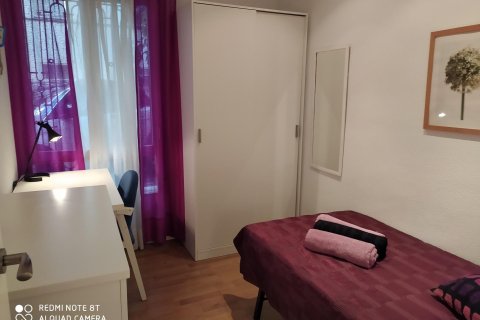 5 chambres Appartement à Madrid, Spain No. 27865 11