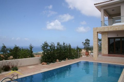 4 bedrooms Villa in Pegeia, Cyprus No. 39140 3