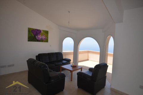 4 bedrooms Villa in Tala, Cyprus No. 39141 4