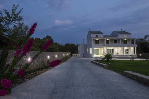 5 bedrooms Villa in Corfu, Greece No. 58033 6