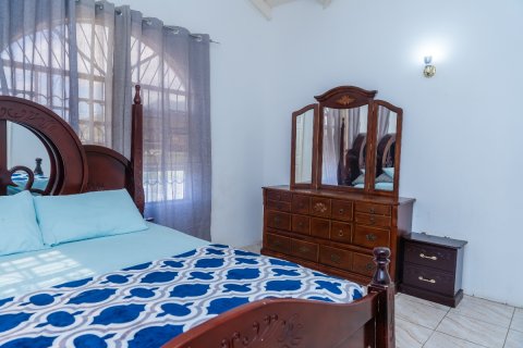 4 bedrooms Villa in Basseterre, Saint Kitts and Nevis No. 61459 12