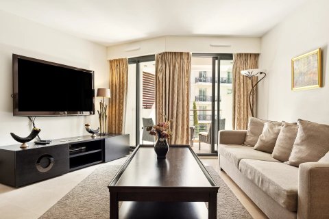 2 dormitorios Apartment en Cannes, France No. 68046 4