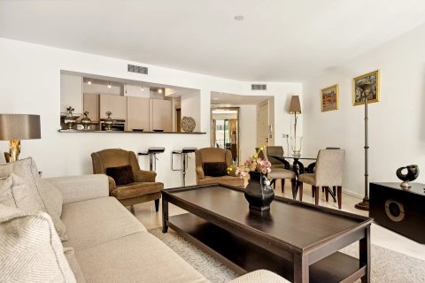 2 dormitorios Apartment en Cannes, France No. 68046 2