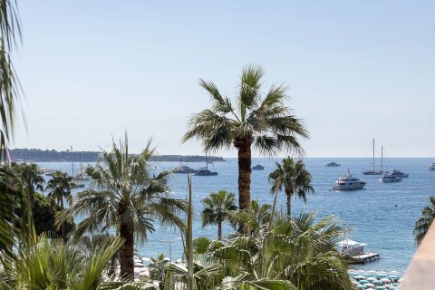 2 dormitorios Apartment en Cannes, France No. 68044 4