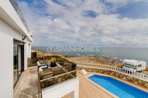 4 dormitorios Villa en Torrevieja, Spain No. 26657 16