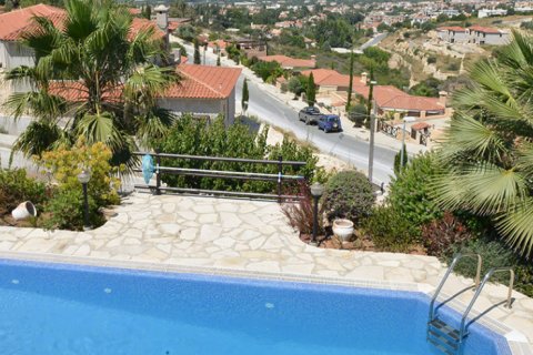 3 rooms Villa in Paphos, Cyprus No. 48213 1