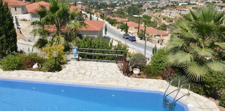 3 rooms Villa in Paphos, Cyprus No. 48213