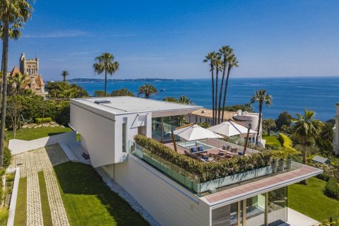 5 bedrooms Villa in Cannes, France No. 69153 5