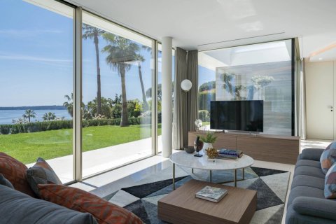 5 bedrooms Villa in Cannes, France No. 69153 9