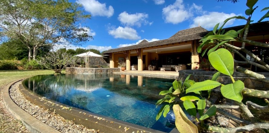 4 bedrooms Villa in Tamarin, Mauritius No. 60981