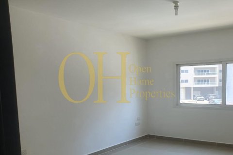 2 dormitorios Apartment en Al Reef, UAE No. 8407 8