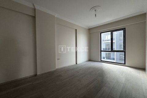 4+1 Apartment in Yomra, Turkey No. 11660 27