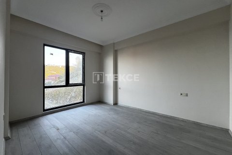 4+1 Apartment in Yomra, Turkey No. 11660 14