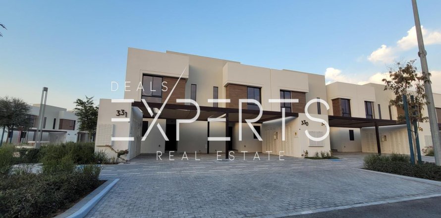 2 bedrooms Townhouse on the Yas Island, UAE No. 10112