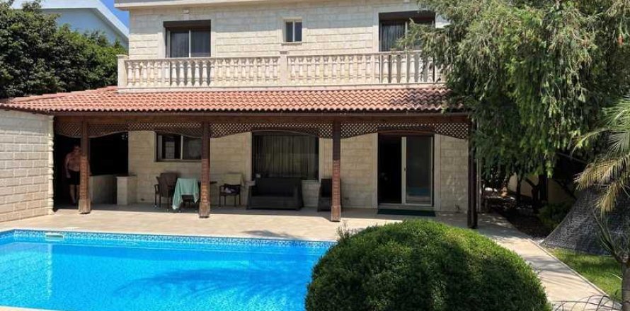 5 bedrooms Villa in Germasogeia, Cyprus No. 63592