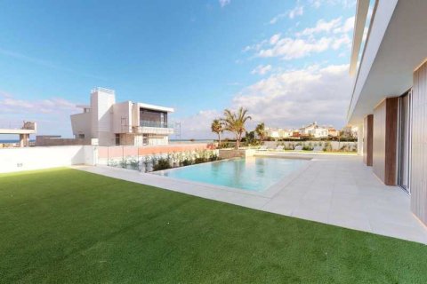 4 bedrooms Villa in Pervolia, Cyprus No. 63591 3