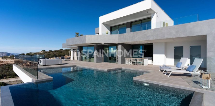 4 bedrooms Villa in Benitachell, Spain No. 26352