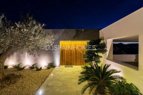 4 bedrooms Villa in Benitachell, Spain No. 26352 4