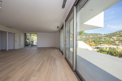 5 bedrooms Villa in Barcelona, Spain No. 26072 8