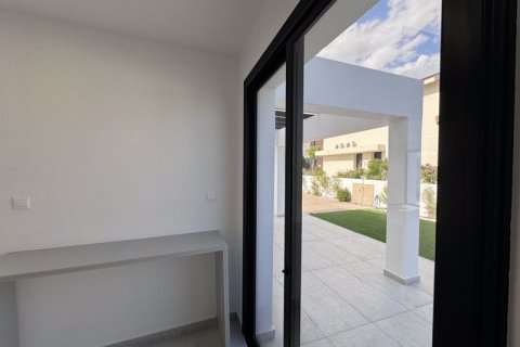 4 bedrooms Villa in Pyla, Cyprus No. 36667 9