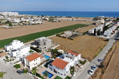 4 bedrooms Villa in Pyla, Cyprus No. 36667 16