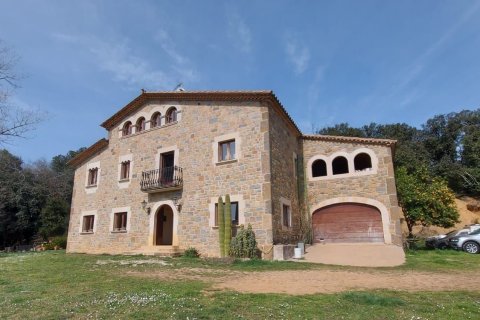 5 bedrooms House in Girona, Spain No. 25565 3