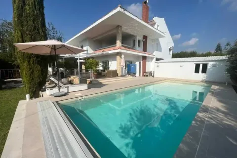 5 bedrooms Villa in Pyrgos, Cyprus No. 30156 1