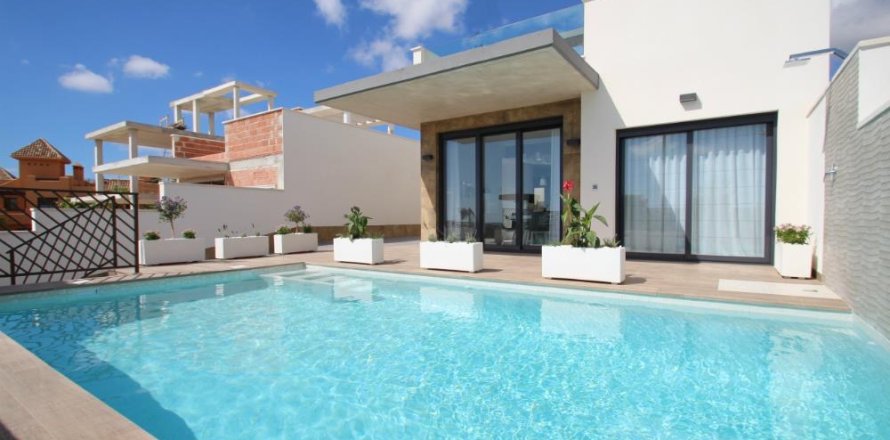 4 bedrooms Villa in Alicante, Spain No. 27750