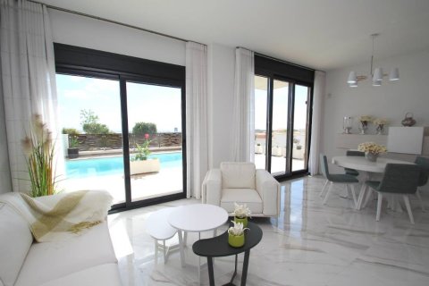 4 bedrooms Villa in Alicante, Spain No. 27750 6